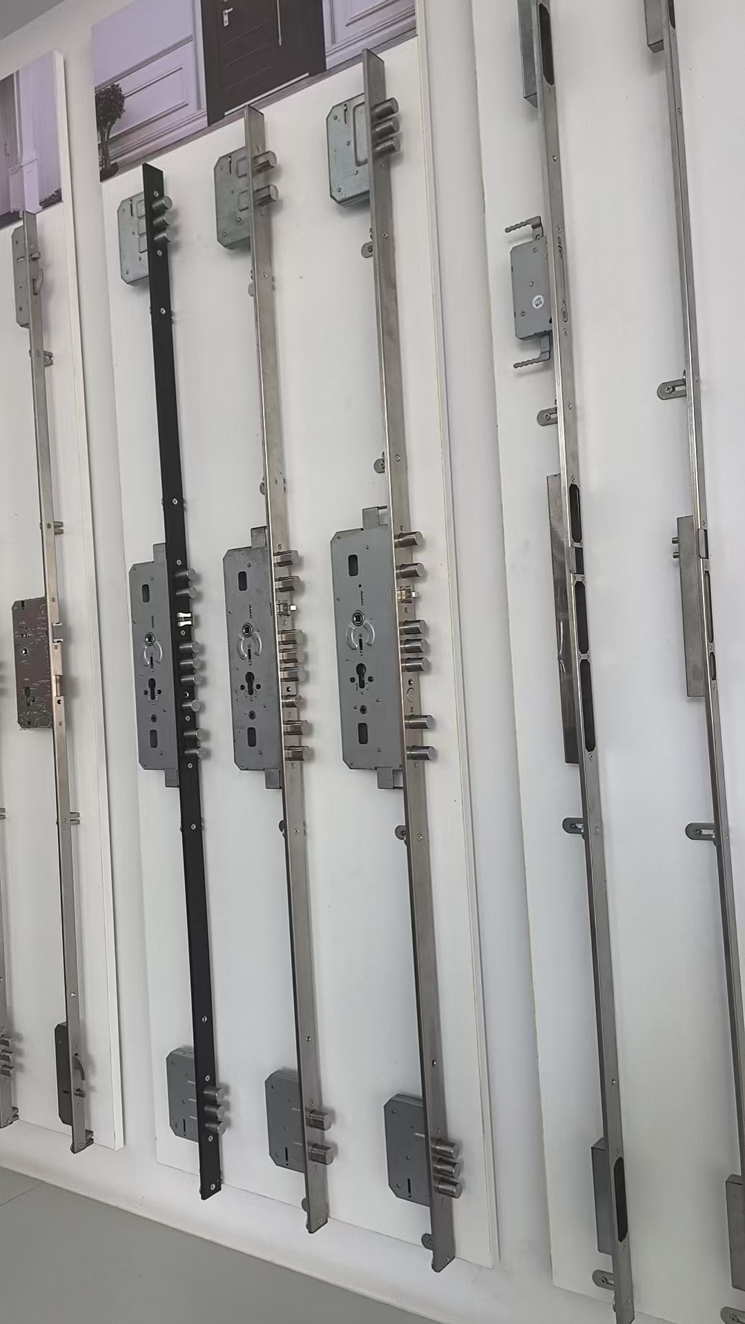 Anti-Theft Security Front Door Intelligent Smart Lock Entry Door Universal Password Fingerprint Lock · image 5
