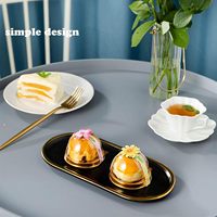 QCAda 100 petites boîtes cadeaux transparentes en plastique de qualité alimentaire pour cupcakes, gâteaux de lune, anniversaires, fêtes (dorées)