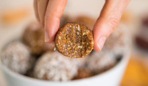 2025 Mới Độ Chính Xác Cao Tùy Chỉnh Nhỏ Năng Lượng Thương Mại Bóng Ngày Bóng Protein Bóng Làm tròn Máy - Product Image 6