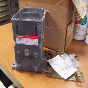 Et en stock Modutrol Iv Motor 160 Stroke 120 Vac 60 Second 24 <span class=keywords><strong>Va</strong></span> M9164a 1021 - Product Image 1