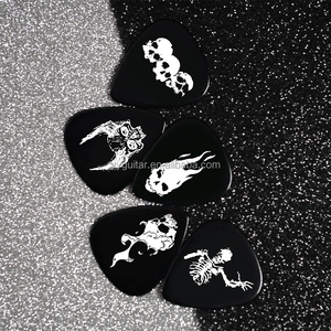 Vente en gros de plectres de guitare/basse en celluloid noir à motif crâne de feu, personnalisables avec votre marque, imprimés numériquement en couleur, imperméables et durables - Product Image 4