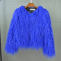 Vente en gros de ponchos d'hiver à la mode en fausse fourrure de mouton du Tibet, fourrure artificielle de Mongolie, à capuche courte pour femmes
