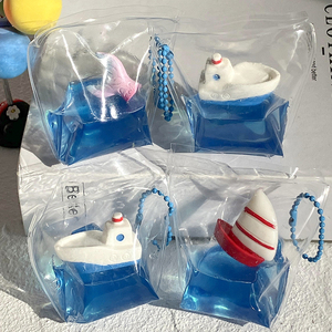 ของเล่นคลายเครียดฤดูร้อน ของเล่นบีบสีใสแบบพลาสติก กลิ่นเกลือทะเล พร้อมเสียงดนตรี สำหรับเด็กอายุ 5-7 ปี ดีไซน์ได้รับแรงบันดาลใจจากมหาสมุทร - Product Image 1