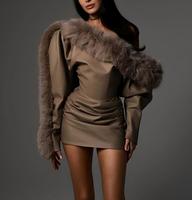 Neue Herbst- und Wintermode für Damen: Sexy Schulterfreies Leder-Kleid mit Raffungen und Bodycon-Schnitt