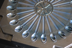 Molde de Inyección de Plástico para Cucharas Desechables de 24 Cavidades, Fabricante Profesional de Moldes de Inyección de Plástico - Product Image 3