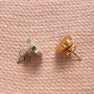 Boucles d'oreilles rondes plates en acier inoxydable <span class=keywords><strong>plaqué</strong></span> <span class=keywords><strong>or</strong></span> 18 carats à sublimation gravable sans ternissement - Product Image 5