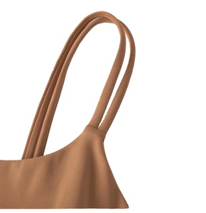 เสื้อกล้ามรัดรูปสำหรับผู้หญิงพร้อมบราในตัวแบบมีฟองน้ำเสริม สายเดี่ยวเส้นเล็ก สกรีนโลโก้ได้ตามต้องการ - Product Image 6