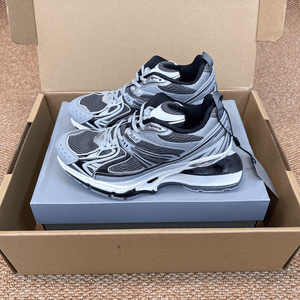 Zapatillas Deportivas Casuales con Malla Multipanel y Cordones Sintéticos, Suela Gruesa, Estilo Retro para Hombre y Mujer - Product Image 1