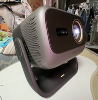 Proyector Láser Tricolor JM GO 6800ISO N5S Ultra Max 4K con Zoom, Eje Móvil, Cine en Casa, Alta Frecuencia de Actualización, Baja Latencia para Juegos