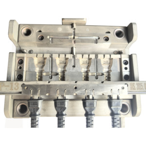 יצרן עובש יפני 2 פינים כבל כבל כבל כבל פלסטיק הזרקת עובש עם עוד חללים - Product Image 3