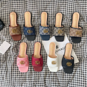 Sandalias Planas de Mujer al por Mayor con Diseño Retro, Punta Abierta, Adorno de Cuero, Múltiples Colores, Calzado para Uso Diario y Vacaciones - Product Image 1