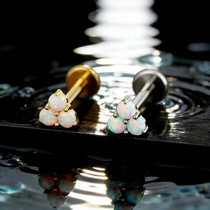 Boucles d'oreilles <span class=keywords><strong>en</strong></span> opale florale triple, design luxueux, mini, <span class=keywords><strong>en</strong></span> titane ASTM F136, pour <span class=keywords><strong>piercing</strong></span> au lèvre, au cartilage, pour un usage quotidien - Product Image 3