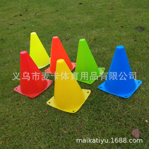 Conjunto de Conos de Entrenamiento Portátiles para Fútbol y Baloncesto con Escalera de Agilidad para Ejercicios de Velocidad y Coordinación para Prácticas Deportivas al Aire Libre - Product Image 6