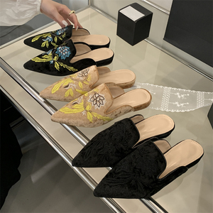 2025 New Elegant Embroidered <b>Flat</b> slippers European and American Fashion Sexy Slip-on Trendy Women's Shoes - Product Image 4