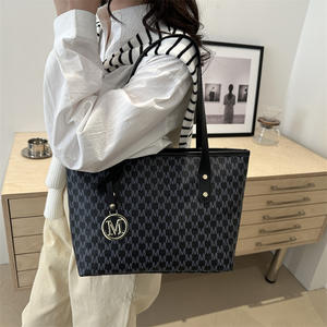 Borsa a Spalla da Donna all'Ingrosso di Grande Capienza in Pelle PU con Tracolla Singola, Semplice Stile Retrò alla Moda con Motivo a Caramella - Product Image 3