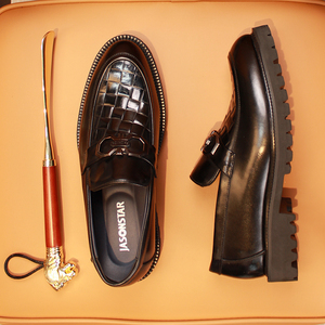 คอลเลกชันฤดูใบไม้ผลิใหม่ รองเท้าหนังแท้สำหรับผู้ชาย พื้นหนา ดีไซน์ D Ring สไตล์อังกฤษ รองเท้าโลฟเฟอร์แบบสวม - Product Image 4