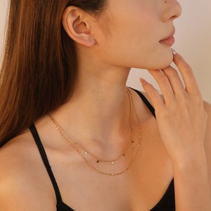 Collier pendentif en diamant en gros, bijoux géométriques en acier inoxydable avec zircone cubique carrée à la mode, chaîne à perles - Product Image 5