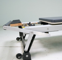 Appareil de Pilates Reformer professionnel en alliage d'aluminium, qualité studio, portable et peu encombrant pour la maison