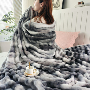 Popolare nuovo Design Multi-funzionale Festival modello di pelliccia sintetica coperta morbida e calda per i sonnellini invernali - Product Image 2