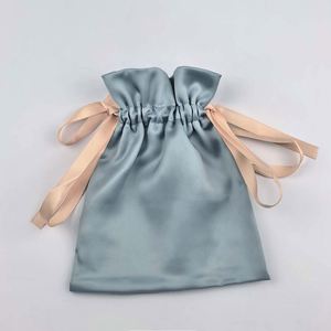 Pochette en satin bleu brumeux avec cordon de serrage et ruban en satin, élégant sac cadeau en satin pour cadeaux de demoiselles d'honneur et emballage de faveurs de mariage - Product Image 3