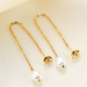 Pendientes de Cadena con Borla Larga y Colgante de Perla, Aretes de Acero Inoxidable con Cadena de Oro de 18K para Uso Diario - Product Image 1