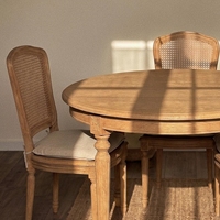 Table à manger ronde en bois de style farmhouse, couleur personnalisée, vente en gros pour hôtels et auberges, directement de l'usine