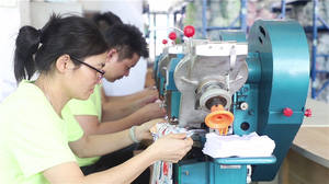 <span class=keywords><strong>Couche</strong></span>-culotte <span class=keywords><strong>adulte</strong></span> réutilisable imperméable lavable à séchage rapide de solides de <span class=keywords><strong>caca</strong></span> pour des adultes - Product Image 5