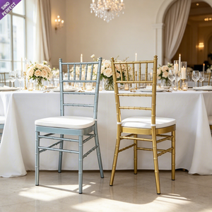 Chaise de réception de mariage empilable en métal noir et or, style Chiavari, Tiffany, en bambou, à louer - Product Image 1