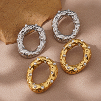 Pendientes de Perlas Plateadas y Doradas EDGE, Diseño Ovalado Abierto Abstracto, Texturizados, Joyería de Moda para Mujer