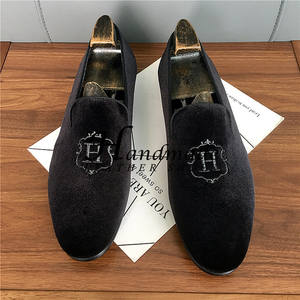 Chaussures LeFou – Chaussures décontractées en daim brodé pour hommes, respirantes et tendance, idéales pour les coiffeurs, chaussures paresseuses à enfiler - Product Image 4