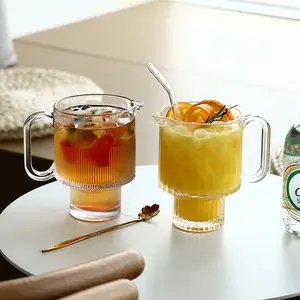 Solhui Ins Japanischer kreativer Fruchtsaft-Wasser becher mit Griff Niedliche vertikale Glasmilch-Tee tasse