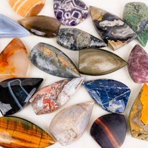 Cristal con forma de gota de agua al por mayor, varios materiales, adorno mixto, piedra de forma libre, decoración tallada a mano para regalos - Product Image 3