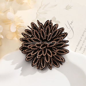 Bling brillante coser en vestido de noche elegante Diamante flor apliques 3D hecho a mano Rhinestone parche vestido de novia - Product Image 5