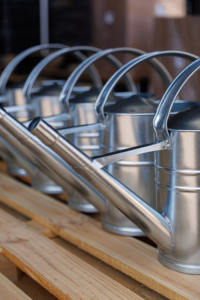 Bidon d'eau 10L métal arrosoir galvanisé fournitures outils pour extérieur intérieur jardinage plantes ovale avec poignée et bec verseur - Product Image 6