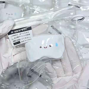 ของเล่นบีบสควิชชี่รูปขนมปังน้อยเงียบๆ หน้ายิ้ม ลายหยดน้ำสีฟ้า เนื้อสัมผัสนุ่มคล้ายครีม บรรเทาความเครียด ของเล่นซิลิโคนเกรดอาหาร DIY - Product Image 2