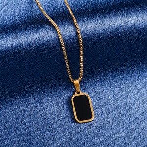 Pendentif carré noir avec chaîne, collier minimaliste en acier inoxydable pour femmes, collier plaqué or avec rallonge, bijoux - Product Image 1