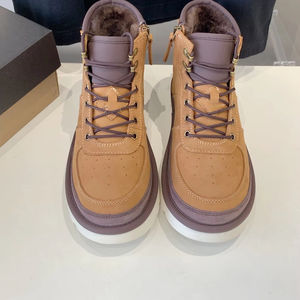 Botas de nieve cálidas, con cordones, antideslizantes, forradas de piel de oveja de alta calidad, hechas a medida, para caminar de forma casual y actividades al aire libre. - Product Image 1