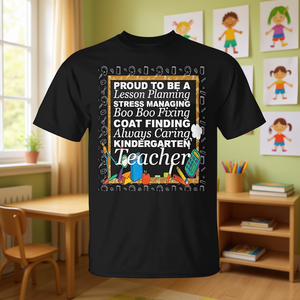 Camiseta Proud To Be A Kindergarten Teacher de manga corta con cuello redondo, unisex, con estampado digital, para la vuelta al colegio, graduación - Product Image 3