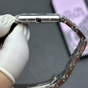 Reloj de cuarzo francés de lujo, diseño cuadrado elegante, números romanos clásicos, adecuado tanto para ocasiones de negocios como informales. - Product Image 4