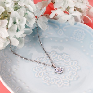 Collar de Acero Inoxidable Auténtico con Colgante de Diseño Moderno Chapado en Oro de 18K - Product Image 4