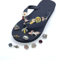 Alliage personnalisé abeille et tasse de crème glacée breloques de chaussures pour tongs fille robe accessoire ornements broches ornements