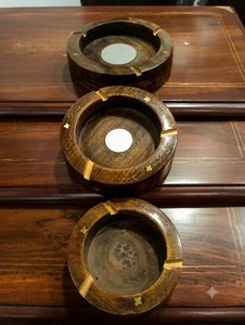 Cendrier rond en bois de bonne qualité, portable, pour le salon, le balcon, le bureau et les voyages, disponible au meilleur prix - Product Image 5