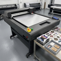 Traceur de découpe numérique grand format à couteau oscillant, découpeuse industrielle pour signalétique, autocollants, étiquettes, emballages et boîtes en carton ondulé