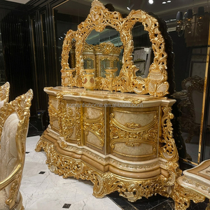 Ensemble de salle à manger classique de luxe doré, <span class=keywords><strong>table</strong></span> <span class=keywords><strong>longue</strong></span> en bois de style baroque français avec buffet et chaises en damassé pour hôtel de luxe - Product Image 3