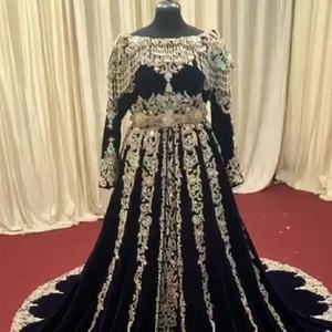 Belle mariée Lehenga Choli Trail lourd Zardozi broderie étage longueur acétate matériel ATIYA LIBAS marque pour robe de mariée - Product Image 1