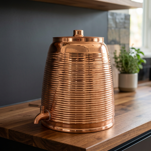 Distributeur d'eau en cuivre avec design côtelé et robinet pour usage domestique - Product Image 5