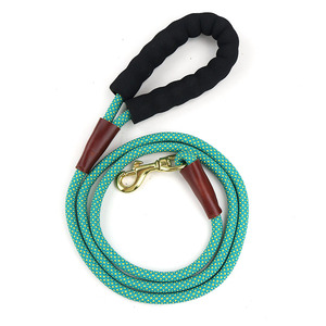 Correas para perros de 5 pies, correas reflectantes de alta resistencia para perros con mango suave, Clip de Metal giratorio - Product Image 3