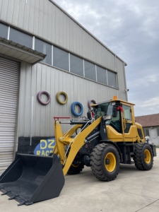 รถตักล้อยางอัตโนมัติขนาดกะทัดรัดยี่ห้อ LGMC ที่ใช้ร่วมกันได้กับเครื่องจักรจีน สำหรับชุดอุปกรณ์เครื่องจักรก่อสร้างครบชุด - Product Image 5