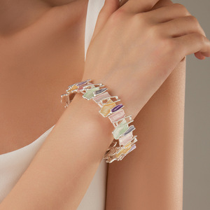 Bracelet géométrique irrégulier, dégradé multicolore, blocs brisés, ton argenté, large jonc, bijoux d'art minimaliste, <span class=keywords><strong>cadeau</strong></span> pour <span class=keywords><strong>femme</strong></span> - Product Image 1