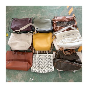 Bolsas grandes usadas al por mayor <span class=keywords><strong>A4</strong></span>, bolsos de segunda mano Ukay, bolsos de hombro, ropa usada en fardos - Product Image 3